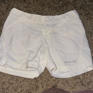 Women’s Columbia Coral Point II Shorts PFG White Omni-Shade